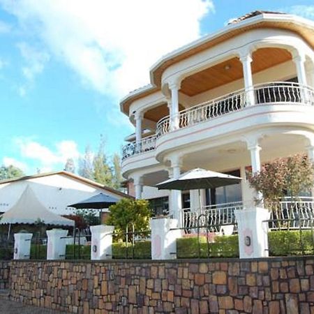 Step Town Hotel Kigali Room photo
