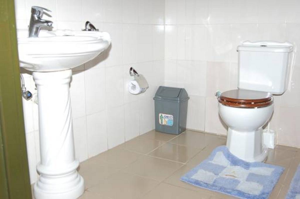 Step Town Hotel Kigali Room photo