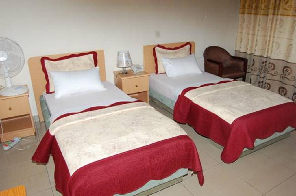 Step Town Hotel Kigali Room photo