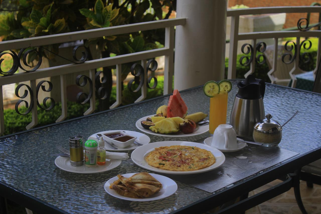 Step Town Hotel Kigali Exterior photo